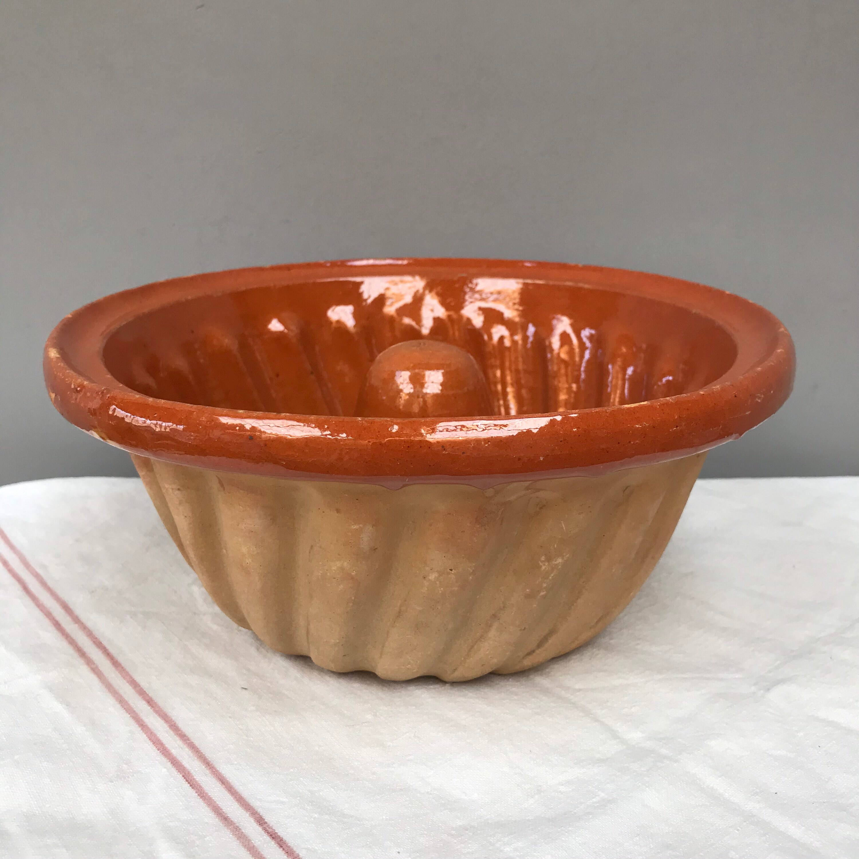 Grand Millésime Français en Terre Cuite Kugelhopf Moule à Gâteau Faïence Pâturé Cuisson. Poterie Tac