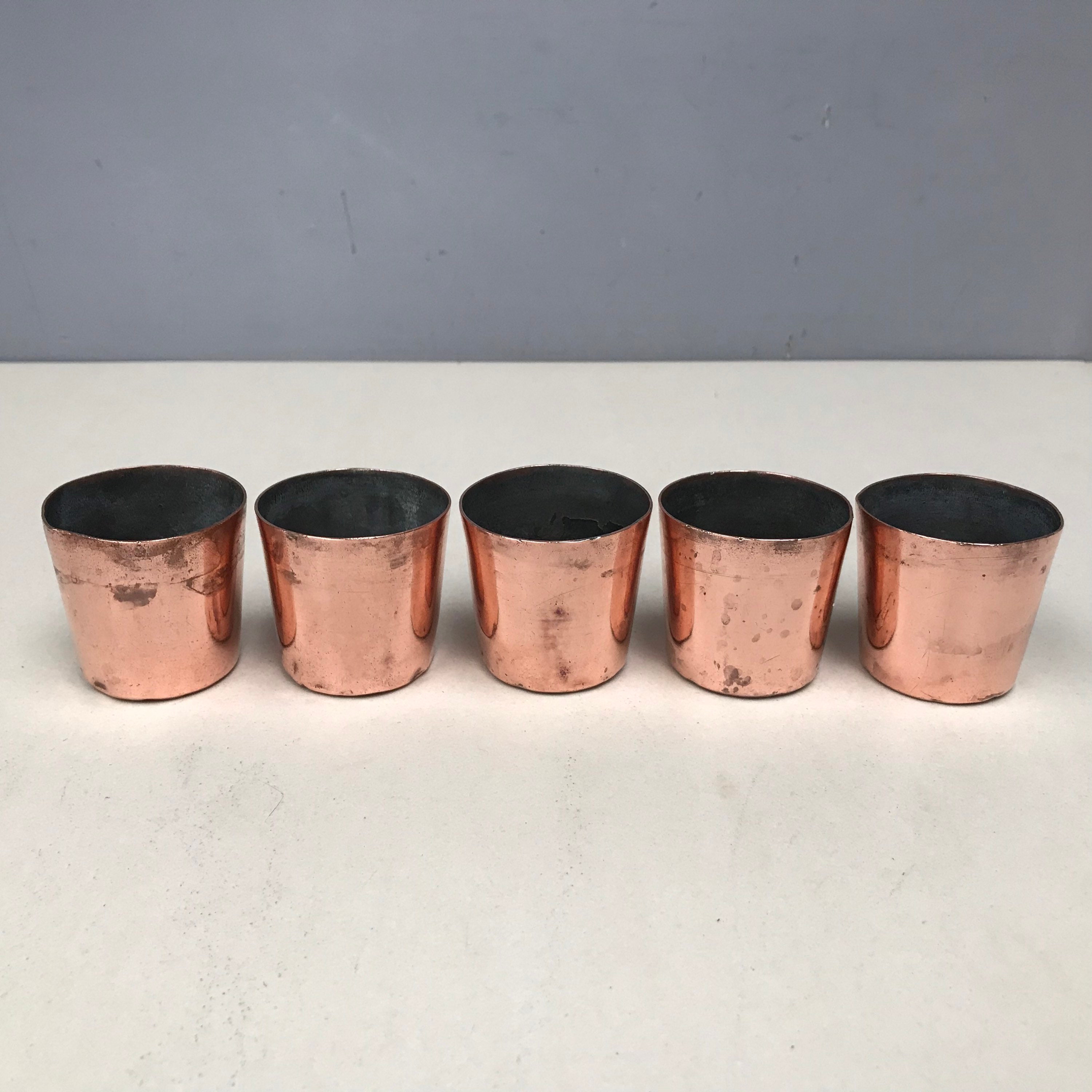 Ensemble Rare de 5 Vintage Français Copper Dariole Moulds Molds Désert