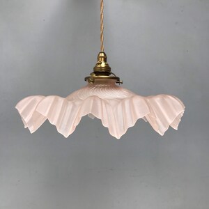 CHOICE 1 VINTAGE FRENCH GLASS HANKERCHIEF CEILING LAMPSHADE FRILLY FROSTED 