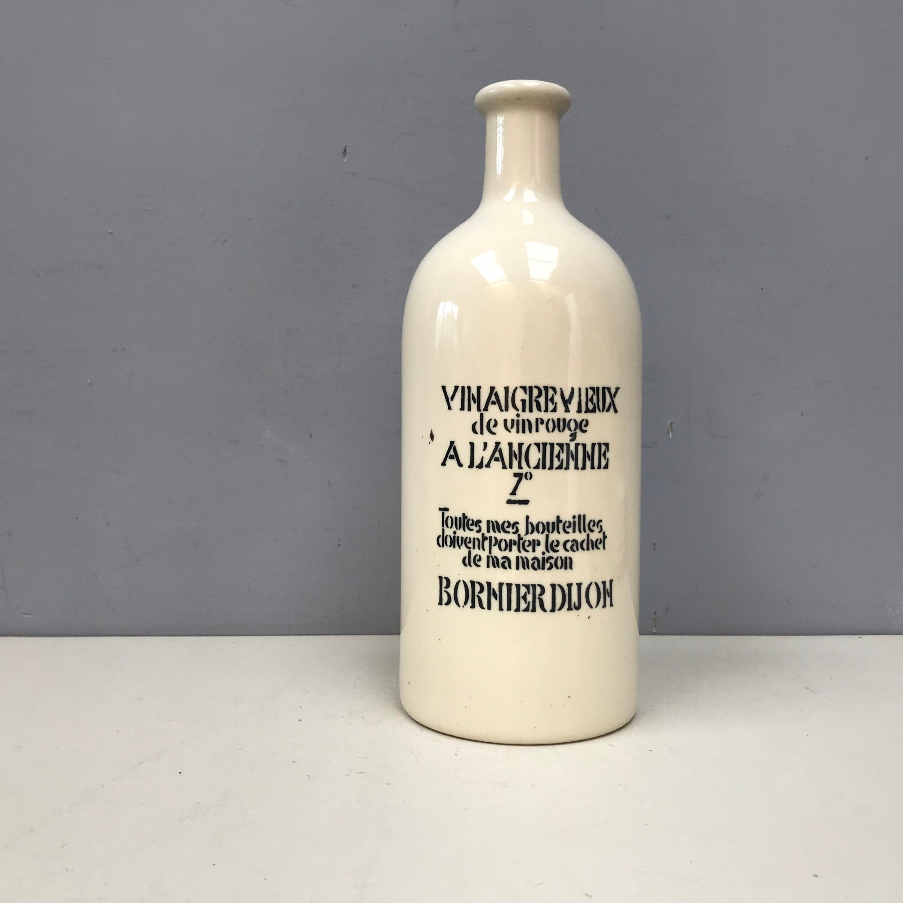 Très Grand Millésime Français Bouteille de Vinaigre Glacé en Pierre Beige Vinaigre Vin Rouge Bornier