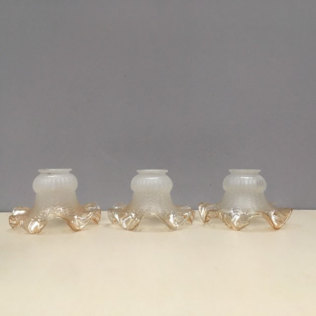 Prix Pour Matching Trio 3 Vintage Français Tulip Copper Tinted Glass Lampshades. Verre Brillant et G
