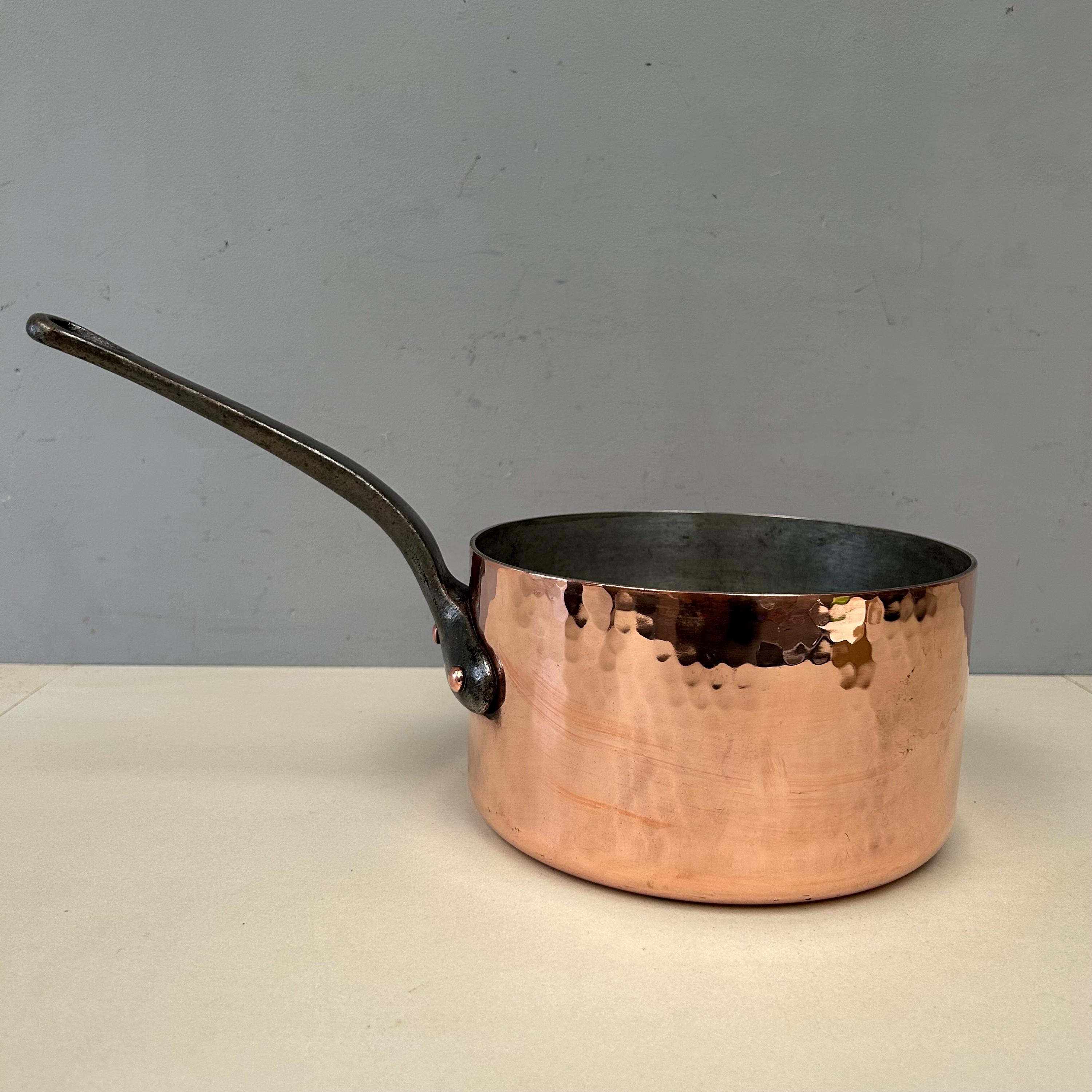 優れた品質の2.5mm厚ヴィンテージ銅鍋。フランス製モーヴィエルと思わ