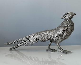 Faisan français vintage. Beaux détails et patine argentée vieillie. Oiseau de table en métal.