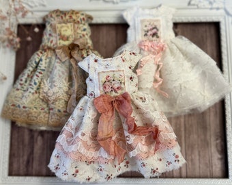 Blythe dress. Cute outfit for Blythe. Summer Flowers