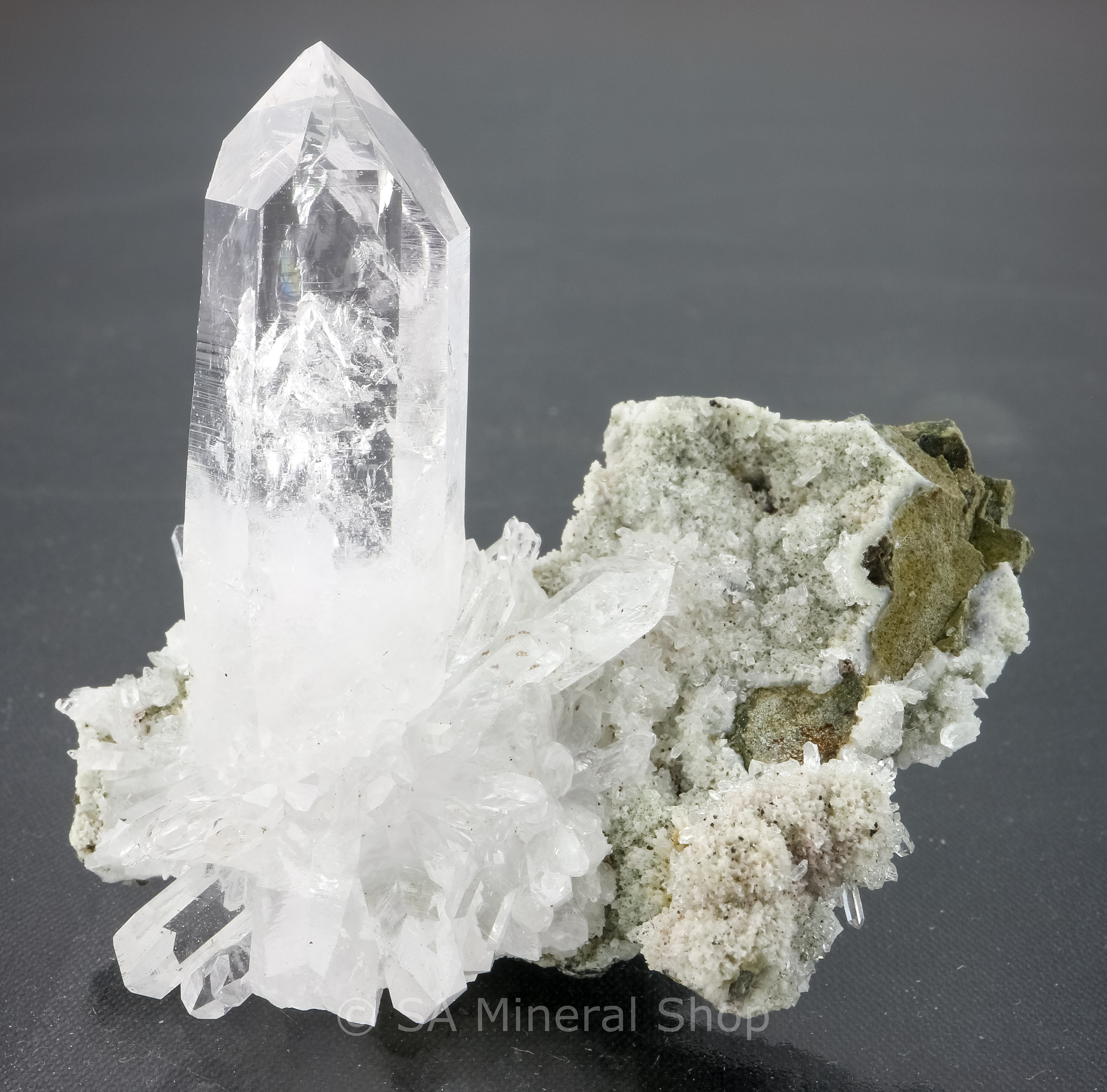 ナミビア ゴボボセブ山 水晶 クォーツ(クラスター) スターバースト クォーツ クラスター オン マトリックス
