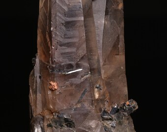 Aegirine på kvartskluster, Zomba Mnt, Malawi