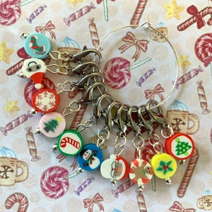 CHRISTMAS RANDOMS Maschenmarkierer - Maschenmarkierer, Schlüsselanhänger zum Häkeln & Stricken