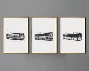 Puede incluir: Tres ilustraciones en blanco y negro de tranvías antiguos. El primer tranvía es un coche de "President Street &  Bay Ridge Railway". El segundo tranvía es un coche de "Brooklyn and Queens Transit Corporation". El tercer tranvía es un coche de "New York City Transit Authority".