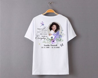 Poème commémoratif Ceux que nous aimons ne partent pas pour T-shirt, tasse, Transférer l’image à la chemise, T-shirt funéraire, Memorial Png, Jpg, En mémoire affectueuse