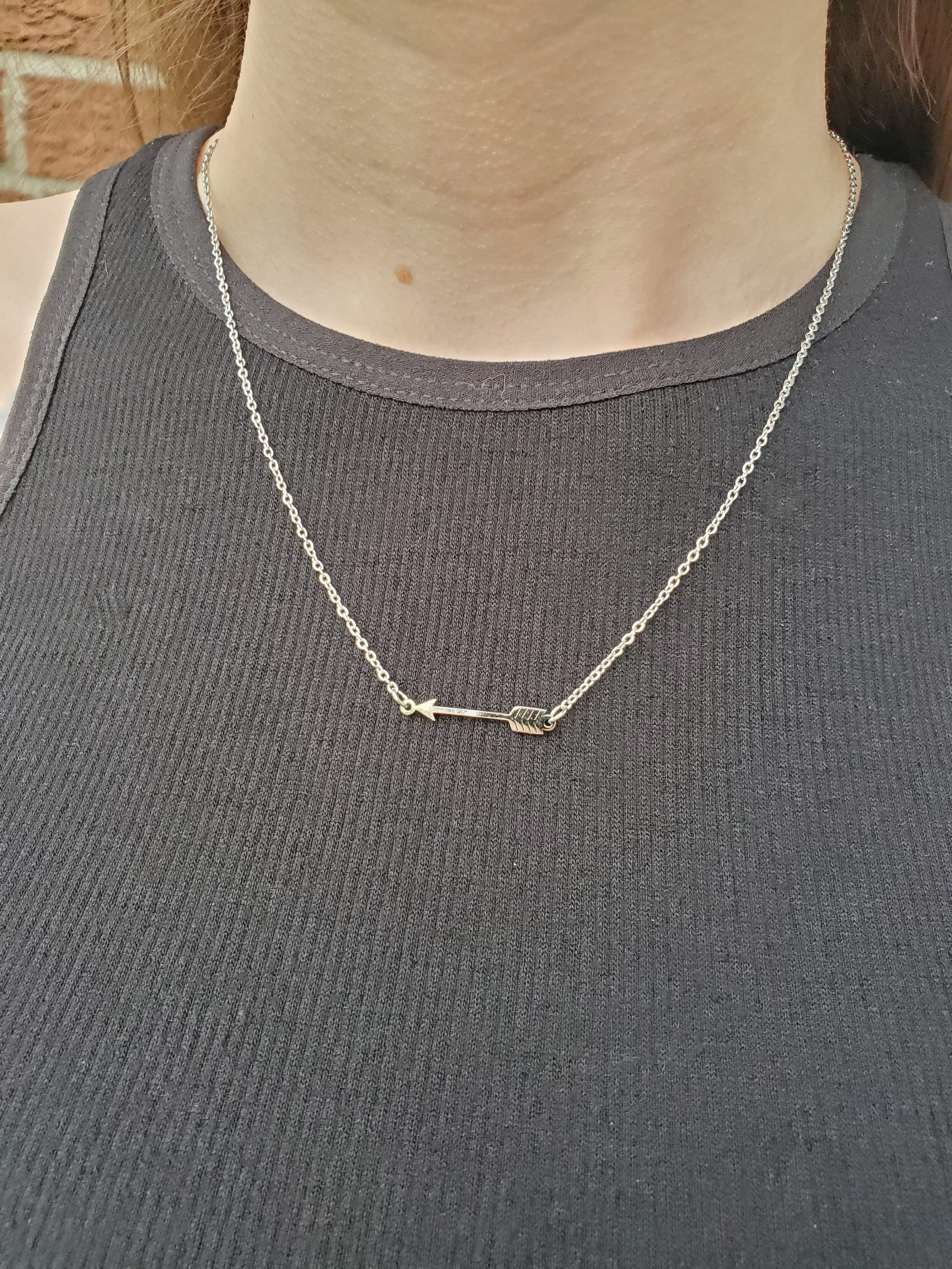 Scarlett johansson hotsell arrow necklace