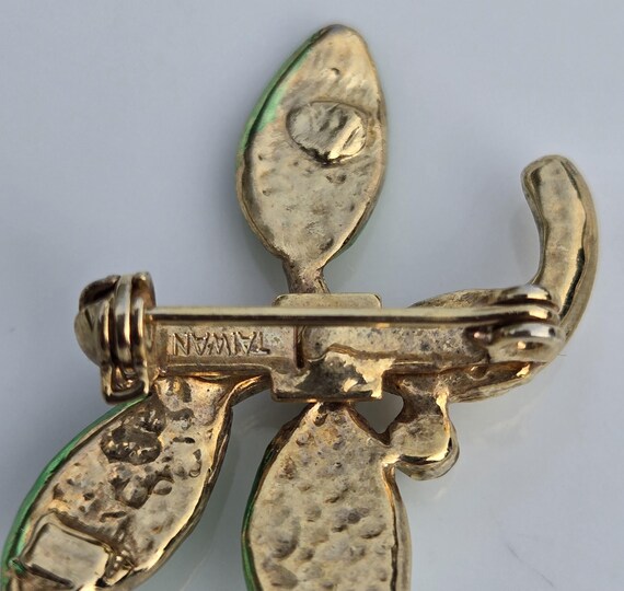 Vintage Brooch Made in Taiwan - image 7