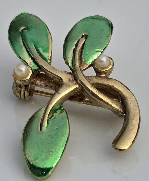 Vintage Brooch Made in Taiwan - image 5