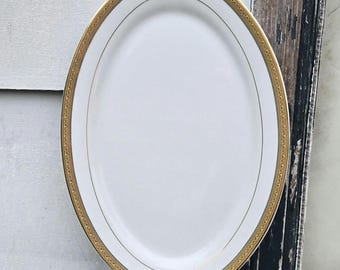 Plato vintage Pegaso