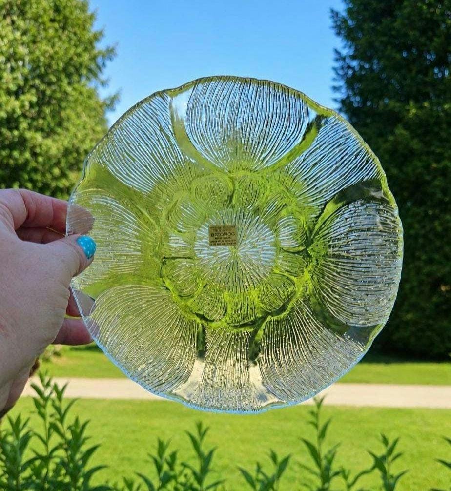 6/16迄　最終価格美品ARCOROC社ビンテージ緑色ガラスボウルセット 計5個 Arcoroc france glass bowls - Etsy 日本