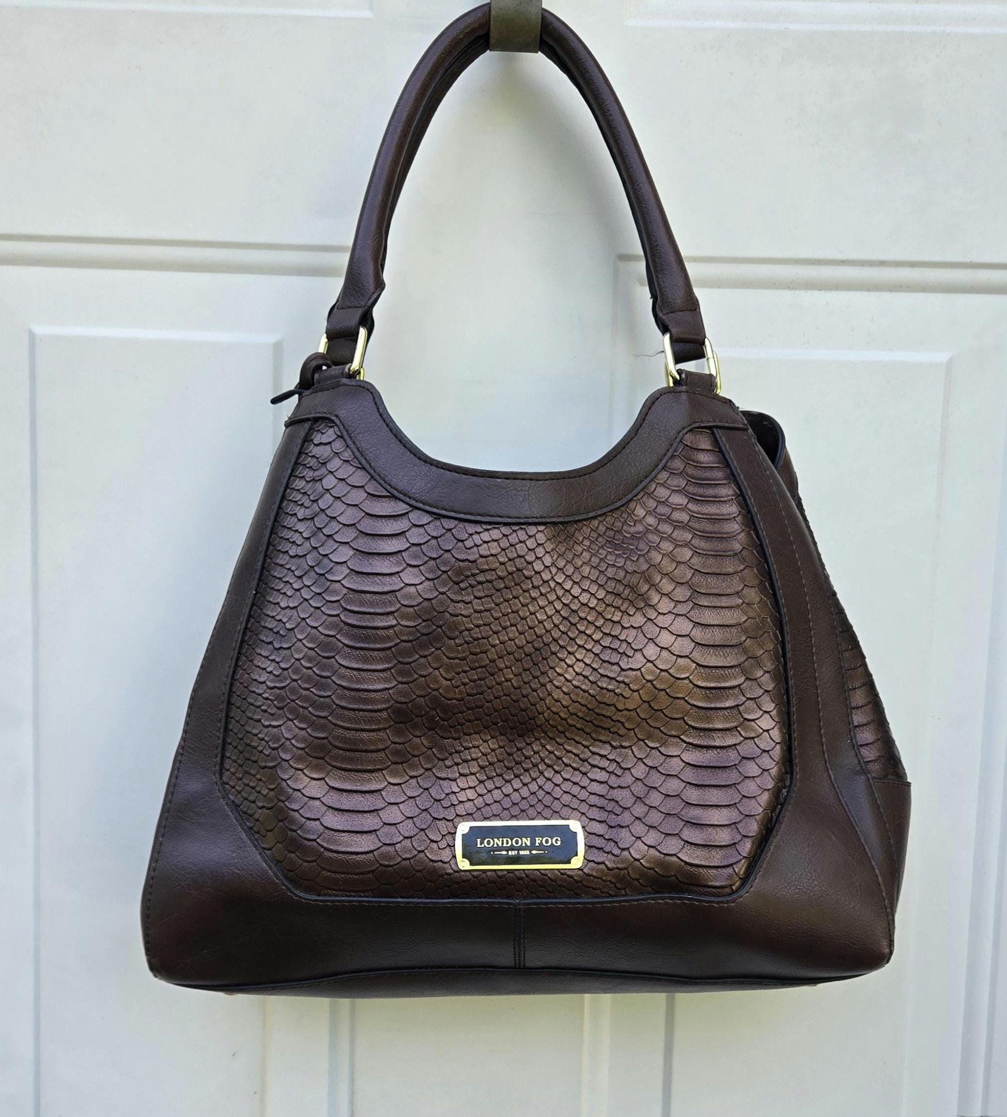 London Fog Vintage Soft Leather Bag Vintage Black Leather London Fog Shoulder Handbag: Wide  main image 4