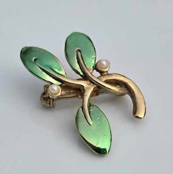 Vintage Brooch Made in Taiwan - image 3