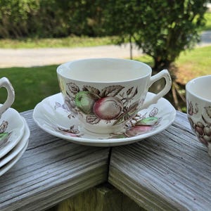 4 Vintage Johnson Brothers Cups & Saucers