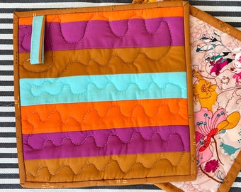 Quilted Striped Potholder Set – Floral Back, Hanging Loops, Handmade Kitchen Hot Pads, Cooking Accessory