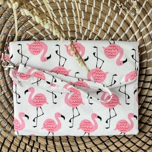 Cartera de mano y bolso de mano plegable con diseño de flamenco rosa: cierre magnético a presión, bolsillos con cremallera y correa de muñeca desmontable