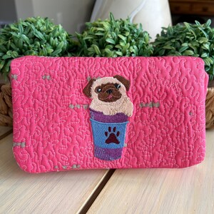 Cartera rosa para mujer con diseño de Pug Lovers, Pugalicious, Pug-accino, cartera de tela triple hecha a mano, regalos para mujeres