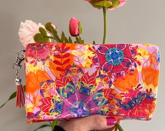 Beautiful Floral Tri Fold Wallet with Florence Fabric, Colorful and Vibrant, with Tassel Zipper, Clutch, Women's Wallet, Women's Accessories