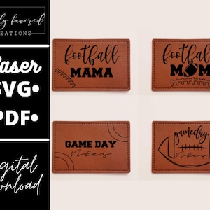 Könnte beinhalten: Vier braune Leder-Patches mit schwarzem Text und Grafiken. Die Patches zeigen den Text "football mama", "football mom", "game day vibes" und "gameday vibes" mit einer Fussballgrafik.