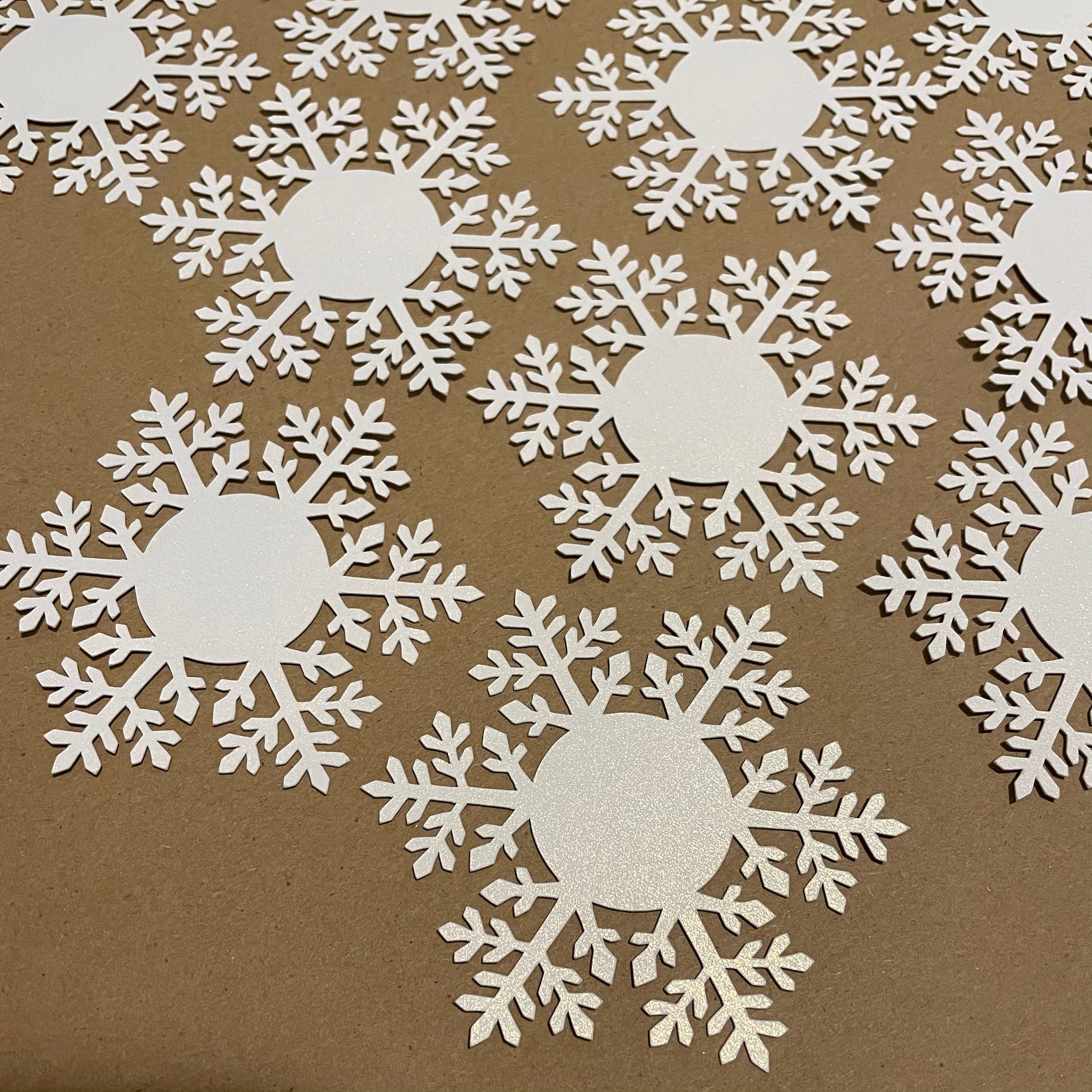 Grey and White Felt Snowflakes Mix, 30 Die Cut Felt Snowflakes, Felt  Snowflake Shapes, Small Snowflake Pack, Felt Embellishments Craft Pack 