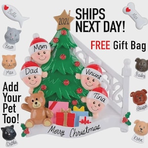 2025 Family Christmas Ornament with Pet - Personalized Family Ornament, Tree Decoration Gift, Kids Stairs Gifts Peeking Family Ornament