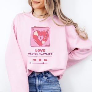 Vintage Record Player Valentine&#39;s Day Sweatshirt, Music Lover Gift, Retro Vinyl Player Shirt, Heart Jumper, Romantic Pullover, Unisex