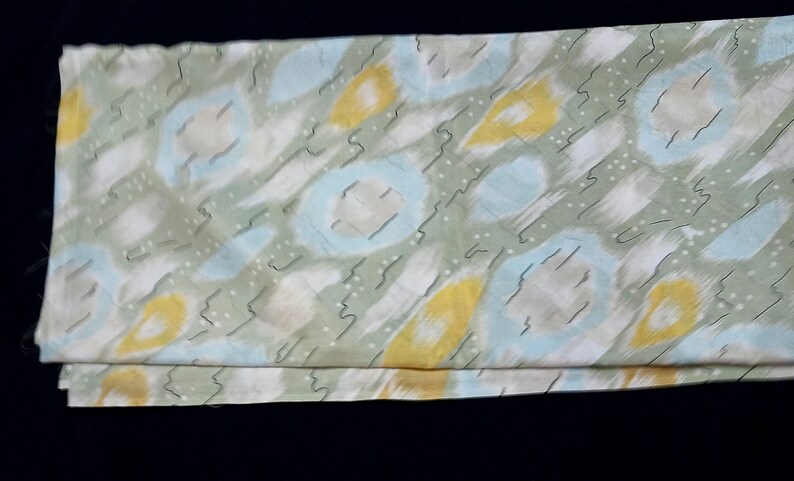 Silky crepe design chine blouse or lining weight fabric