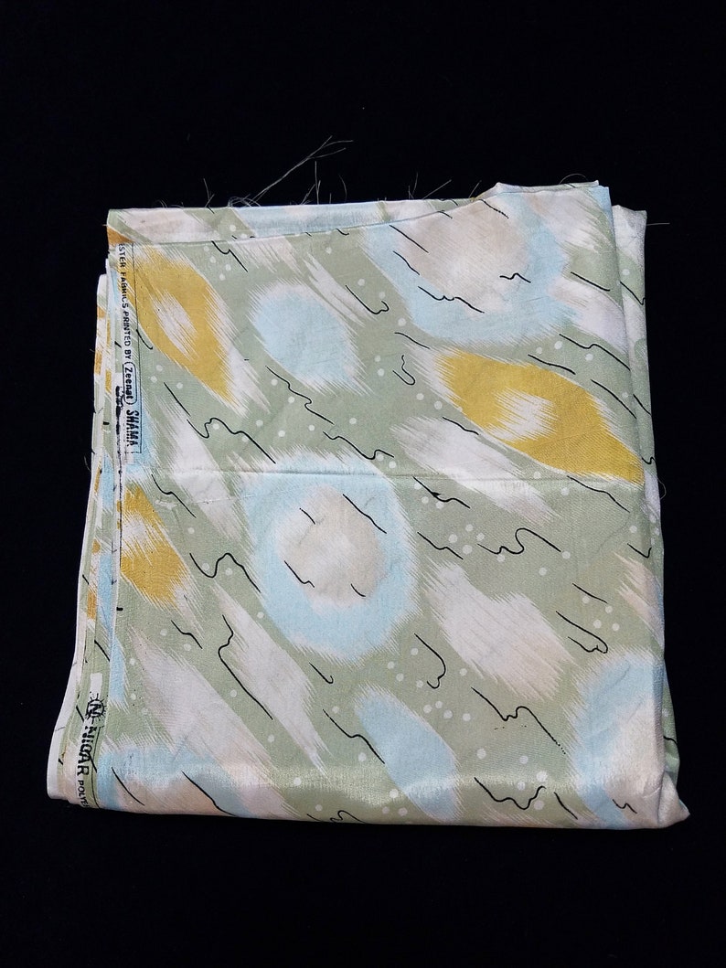 Silky crepe design chine blouse or lining weight fabric