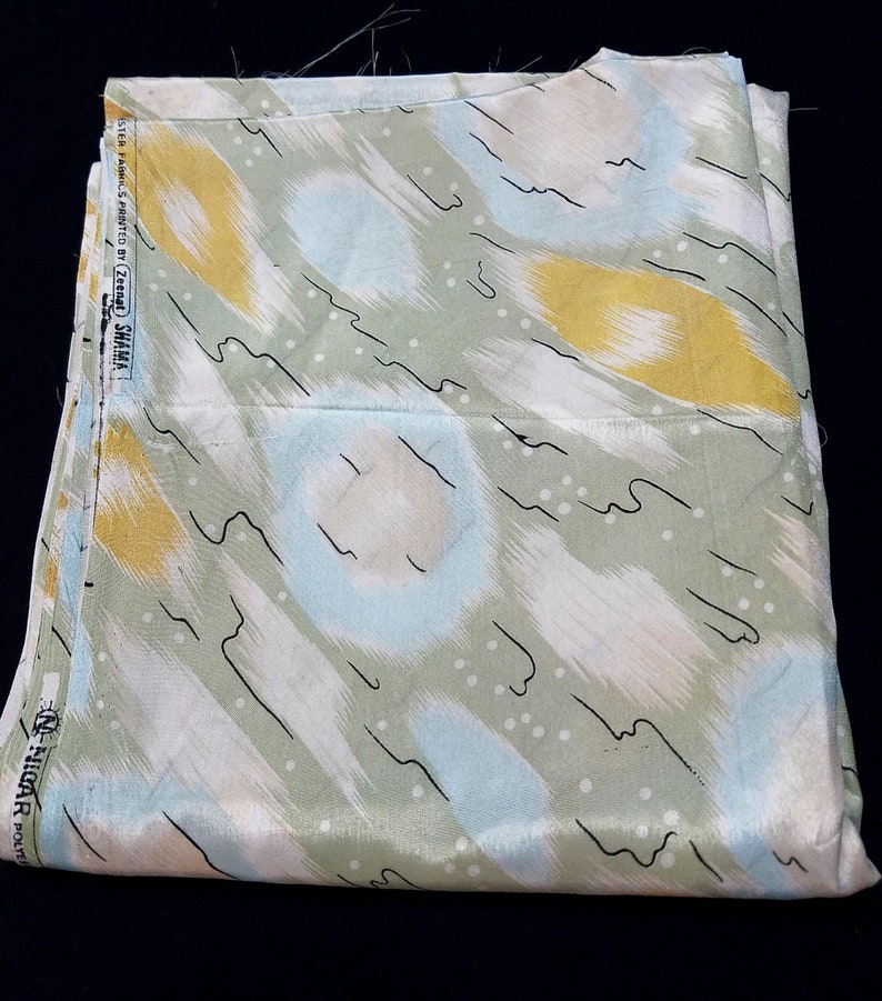 Silky crepe design chine blouse or lining weight fabric