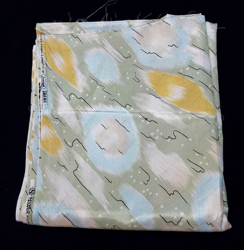 Silky crepe design chine blouse or lining weight fabric