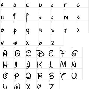 Puede incluir: Una fuente de alfabeto en blanco y negro con un estilo caprichoso y de dibujos animados. Las letras est&aacute;n estilizadas con bordes redondeados y curvas juguetonas.