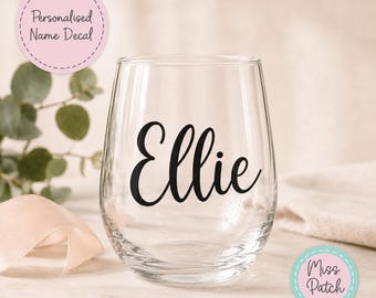 Personalised Script Name Vinyl Decal – Elegant Cursive Sticker for Bottles, Tumblers & Glasses