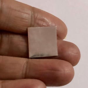 999 Rent Silver Kvadrat, Lyckoamulett, Rahu-medel (ca 2 gram)