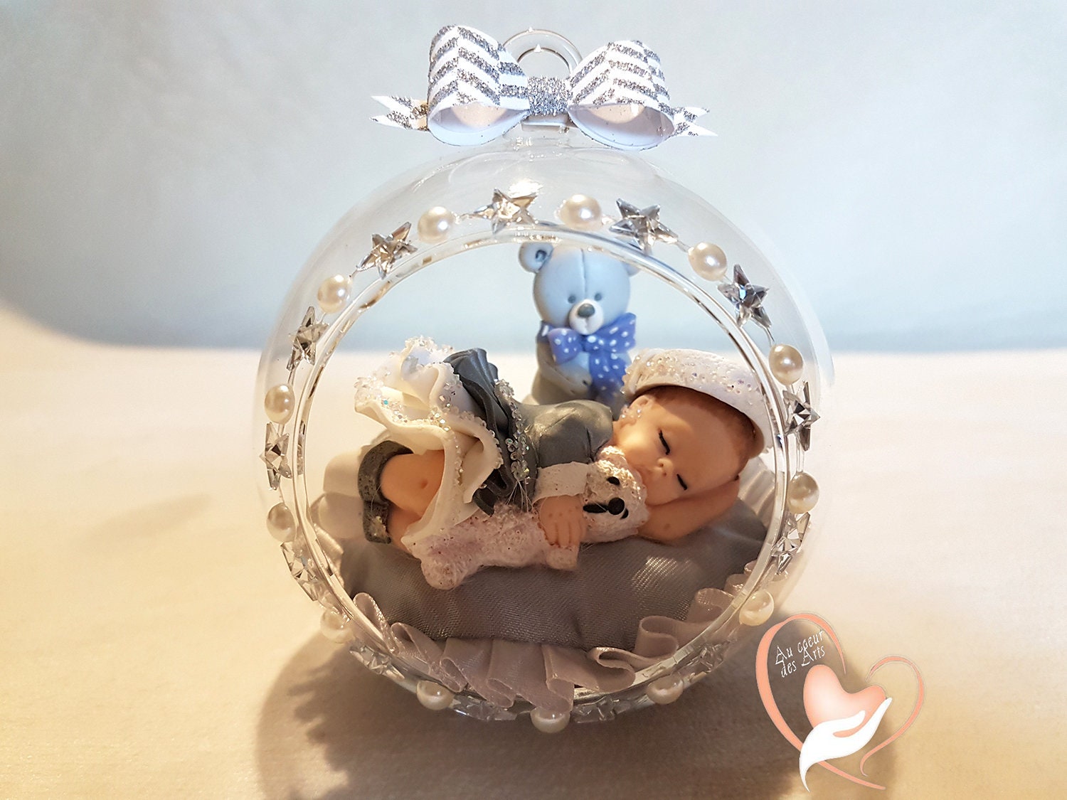 Bébé Fille Dans Sa Bulle - Boule de Noël Au Coeur Des Arts