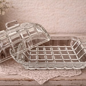 Hermoso plato de mantequilla con tapa, decoraciones de vidrio, regalo para madre, padre, amigo, platos suecos vintage Cottagecore, decoraciones de boda de granja rural