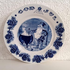 Jenny Nystrom Vintage Christmas wall plate God Jul 1981 Santa Claus Gnome Elf Swedish Sweden decor Advent decors Gift Collection dish Rustic