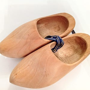 Set of 2 Vintage Dutch Wooden Clogs Shoe Wall hanging Wood clog Souvenir Holland Hand Carved Folk Art Christmas Farmhouse Handcarved Natural