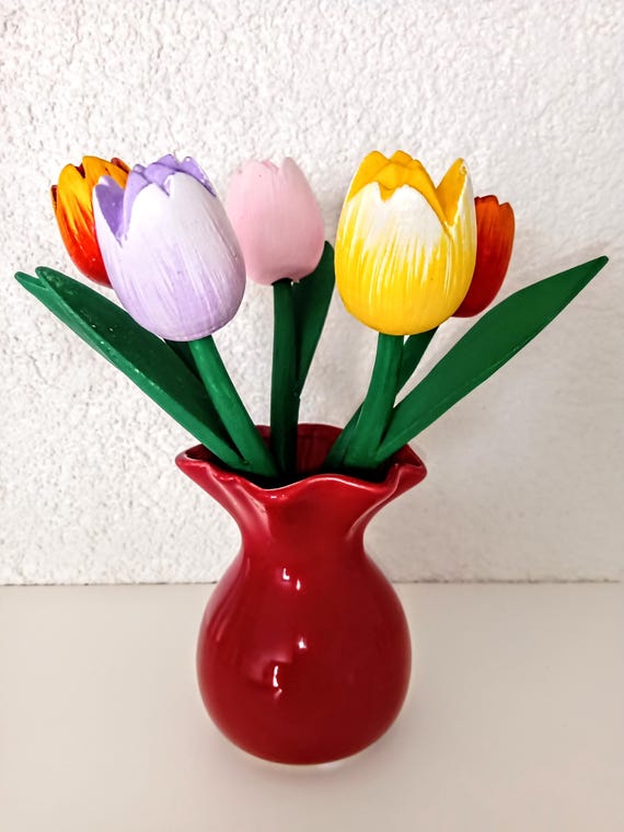 オランダ　木製チューリップの花束（緑の花瓶付き） 木製チューリップ5本入り花瓶。オランダの手作り花。木製チューリップ
