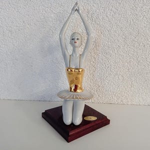Large Vintage ballerina figurine Dancer Porcelain Girl Dress Decor White Dancer Ballet Art Dancing Capodimonte Statue Collection Rare find