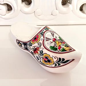 Vintage Dutch Wooden Clog Shoe Wall hanging Wood clog Souvenir Holland Hand Carved Folk Art Christmas Farmhouse Hand painted Country house