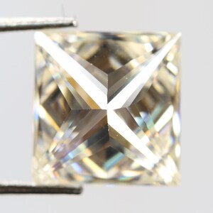 2.34 Ct, 8,2 x 7,9 x 4,6 MM, loser Moissanite, quadratische Form Princess Cut Off weiße Farbe loser Moissanite, ausgefallener Moissanite Schmuck, DG6921