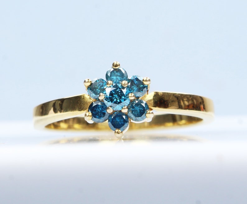 DG359 Ring Size 9 US 14 K Gold Metal Blue Round Brilliant Cut Diamond Engagement Ring