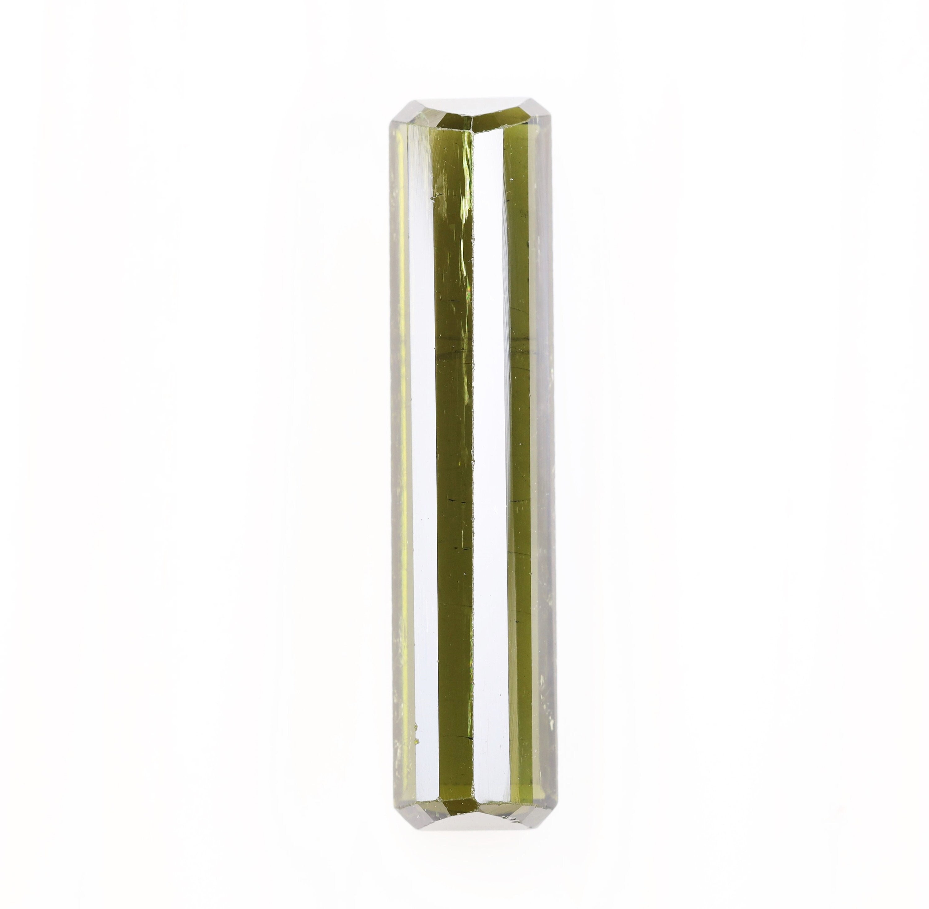 7.56 Ct, 27.5 x 6.1 x 4.3 MM, natürliche grüne Farbe Turmalin Baguetteform facettierter loser Edelstein, ausgefallener Schmuck, Erdminen-Edelstein, C112