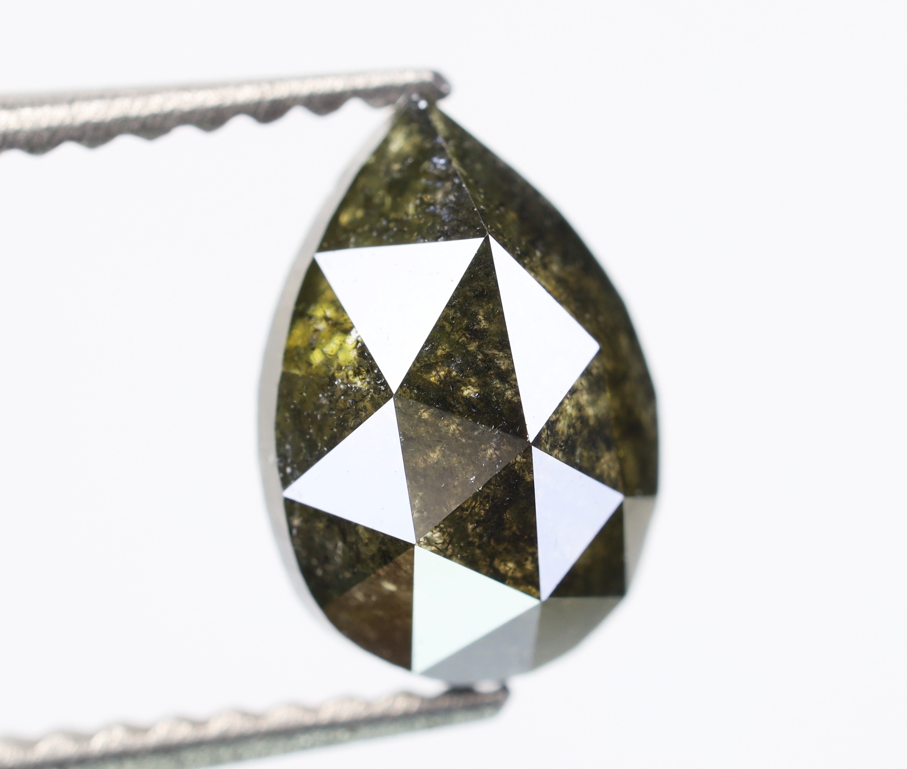 1.20カラット、8.2 x 5.6 x 3.3mm、天然ルースダイヤモンド、緑がかっ