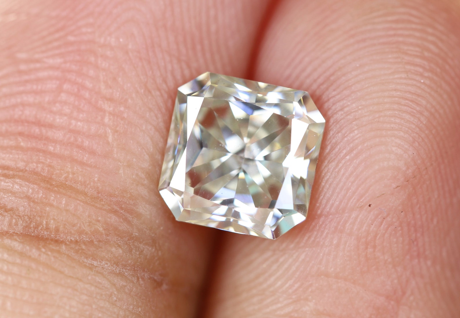 Why Is 1ct Moissanite Bigger Than 1ct Diamond Why Is 1ct Moissanite Bigger Than 1ct Diamond