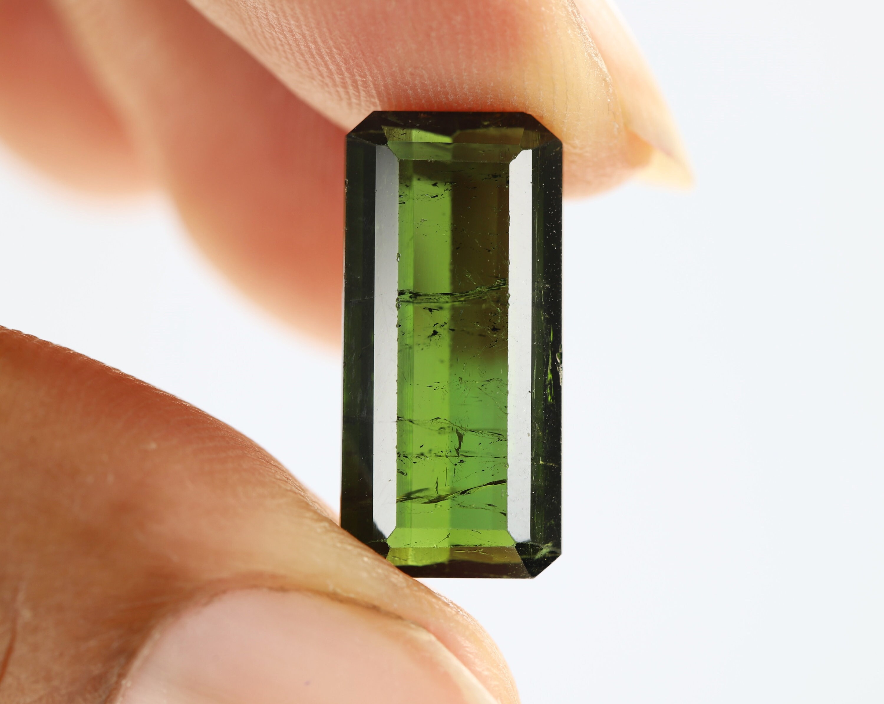 Lot De 10 Tourmalines Vertes D’Afrique – 2,65 Carats, Taille Ovale, VS1