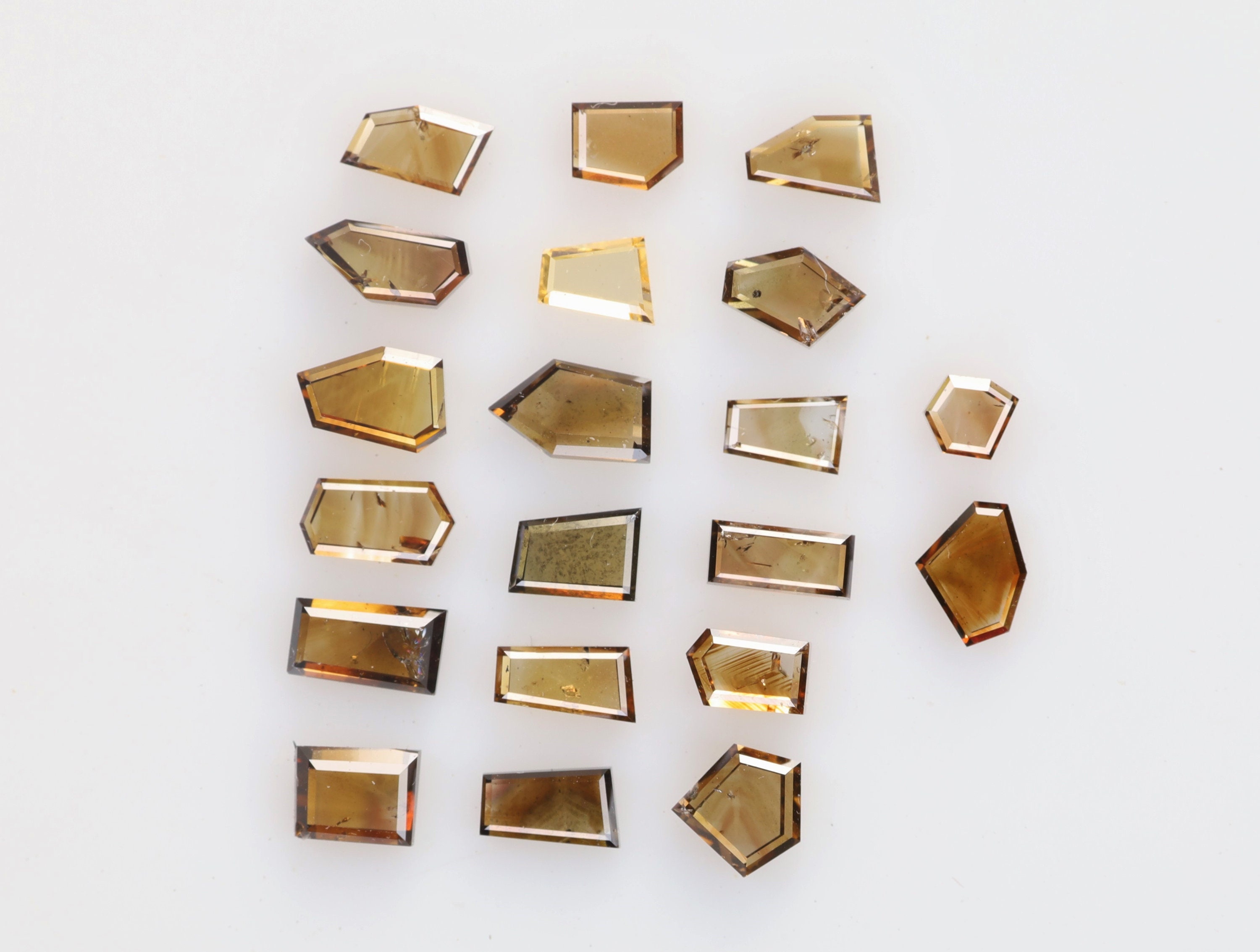 2.68カラット、4.2 x 2.4 x 1.3mm、天然ルースダイヤモンド